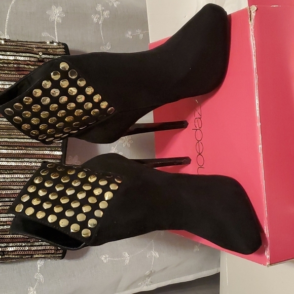 SPIKE HEELS & BAG Shoes - STUDDED SEXY SPIKE ANKLE BOOTS WITH HEELS SZ 8/M